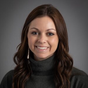 Headshot of Alyse Peters